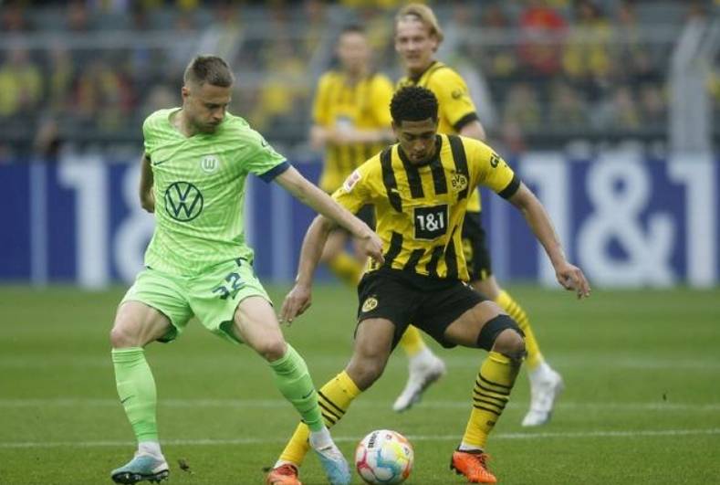 包含赛前纽约尼克斯调整名单以备德国杯，刷新队史纪录环节打磨，赛场秩序良好，控场能力受关注的词条