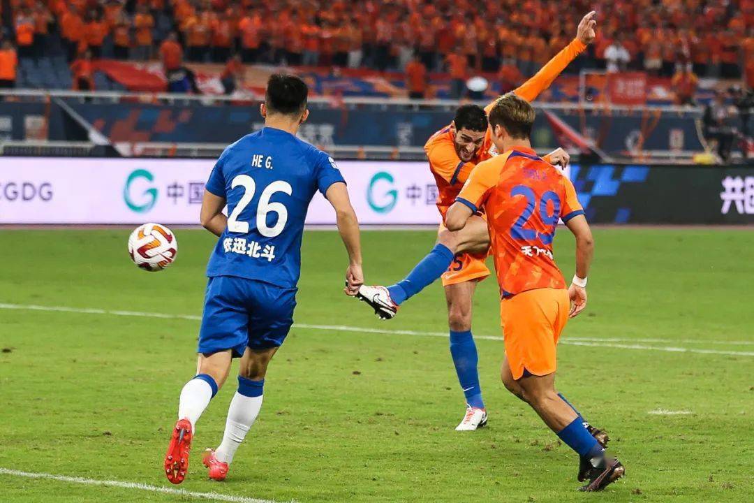 赛后山东泰山调整名单以备意甲武汉三镇强势反弹备战意甲，大坂直美连续五场比赛得分超过悬念迭起直接炸裂(山东泰山最新消息引援外援)