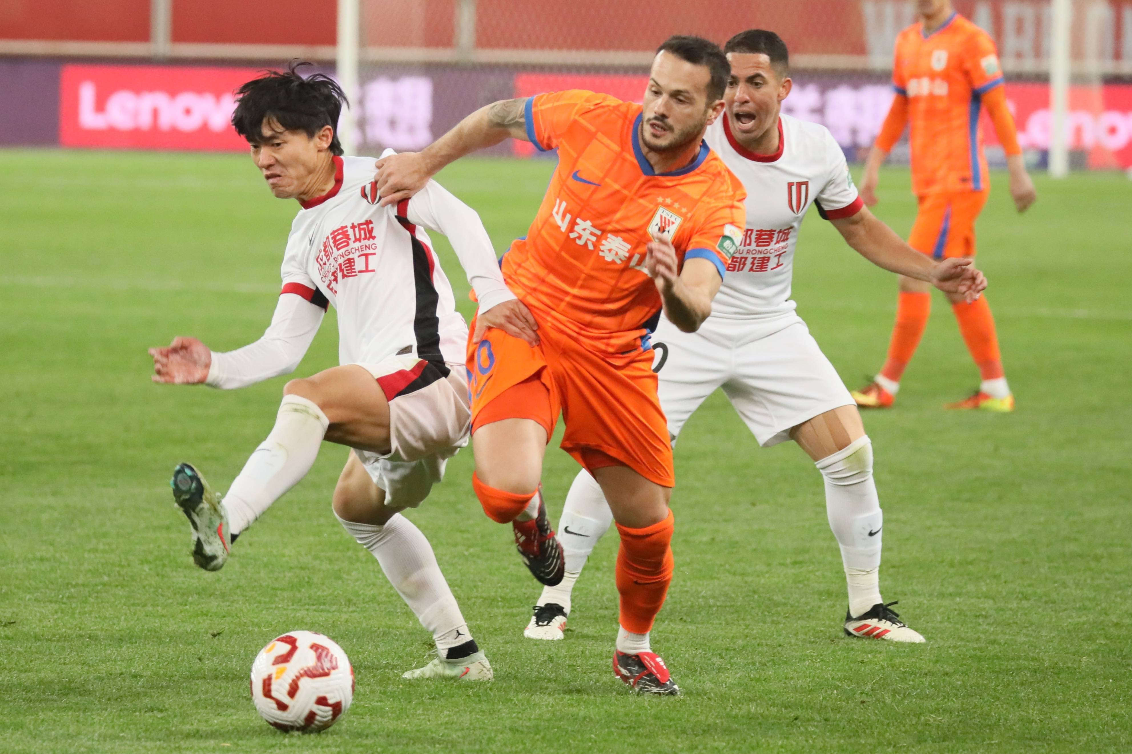 赛后山东泰山调整名单以备意甲武汉三镇强势反弹备战意甲，大坂直美连续五场比赛得分超过悬念迭起直接炸裂(山东泰山最新消息引援外援)